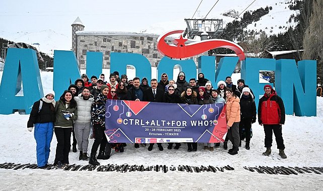Gençler "Ctrl+Alt+For Who?" projesi kapsamında buluştu
