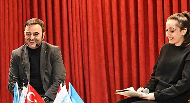 Gençlerle buluşan Başkan Özlü:" Geleceğiniz için sağlam adımlar atmalısınız"