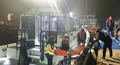 Gökçeada'da rahatsızlanan vatandaşın tıbbi tahliyesi Sahil Güvenlik ekiplerince gerçekleştirildi