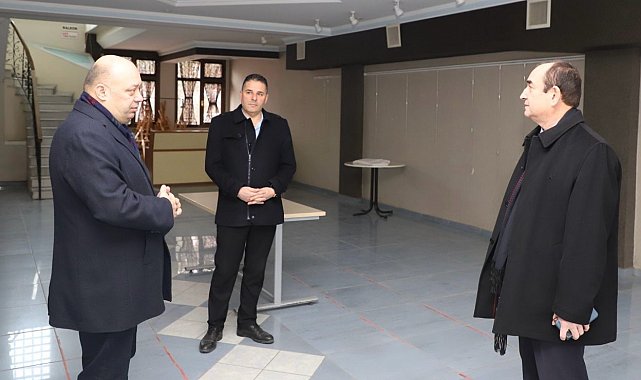 Gönen Belediyesi konferans salonu yenileniyor