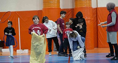 Gümüşhane'de çocuklar sömestr tatilinde sokak oyunlarını öğrendi