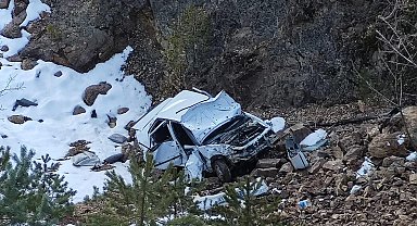 Gümüşhane'de otomobil 80 metrelik uçuruma yuvarlandı: 1 ölü