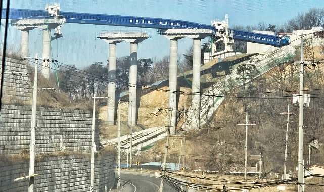 Güney Kore'deki otoyol inşaatında facia gibi kaza