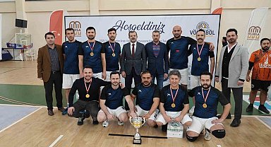 Gürsu Belediyesi voleybolun şampiyonu oldu
