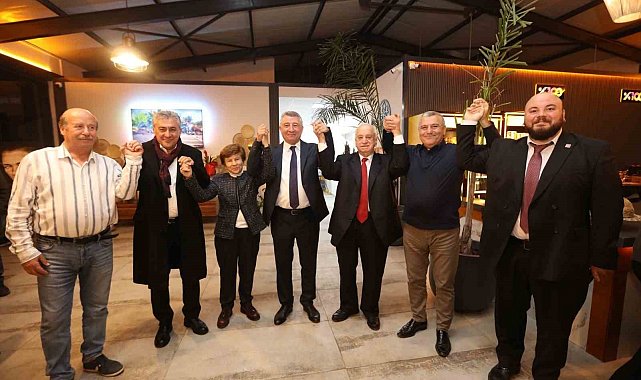 Güzelbahçe siyaseti, dostluk yemeğinde bir araya geldi