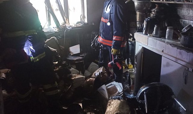 Hakkari'de yangında evde mahsur kalan 7 kişi kurtarıldı