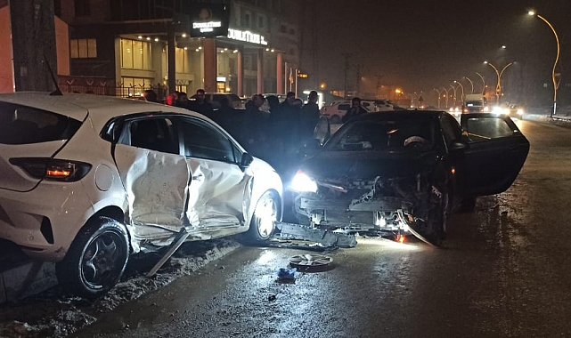 Hakkari'de zincirleme kaza: 3 yaralı