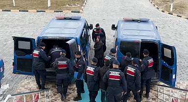 Hapis cezasıyla aranan aynı aileden 5 kişi operasyonla yakalandı