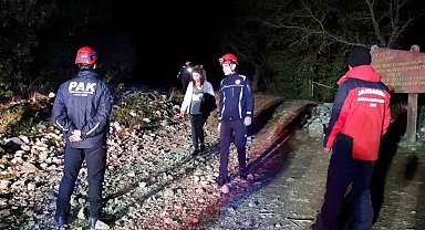 Hava kararınca yolunu kaybeden 29 dağcı için ekipler alarma geçti