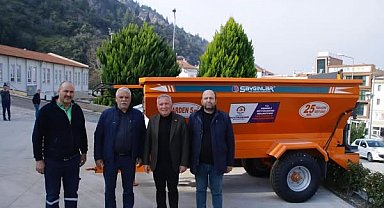 Honazlı çiftçilere katı gübre römorku kazandırıldı