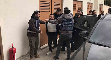 Husumetlisi ile birlikte 2 kişiyi vuran şüpheli çelik yelekle adliyeye sevk edildi