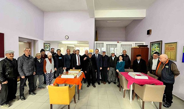 Huzurevi sakinleriyle bir araya geldi