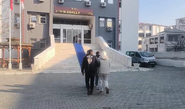 Iğdır'da çocukların müstehcen görüntülerini izleyen ve bulunduranlar ile yasa dışı bahis reklamı yapan fenomenlere operasyon