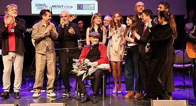 İlhan Şeşen'in 55. Sanat Yılı Kadıköy'de kutlandı