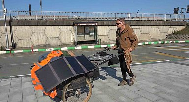 İngiliz seyyah yürüyerek ve yüzerek Rize'ye kadar geldi