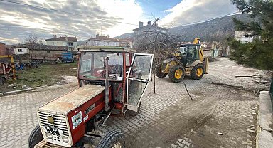 İnönü'de okul bahçeleri temizlendi
