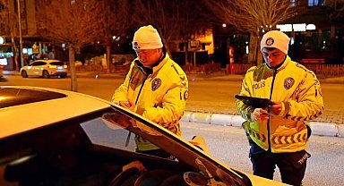 Isparta'da güven ve huzur denetiminde binlerce kişi ile araç sorgulandı