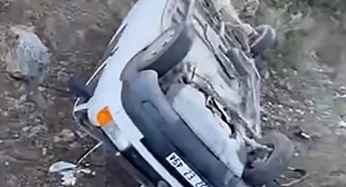 Isparta'da kontrolden çıkan araç takla attı: 2 yaralı