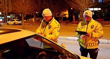 Isparta'da narkoalan ve trafik uygulaması: 22 sürücüye cezai işlem uygulandı