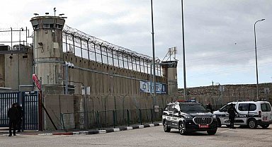 İsrail güçleri Ofer Hapishanesi'ne baskın düzenledi