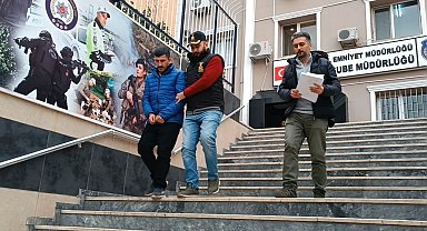 İstanbul'da evlerden kontak anahtarı çalan hırsız kamerada