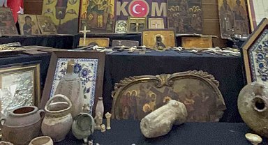 İstanbul'da tarihi eser operasyonu: 931 eser ve obje ele geçirildi