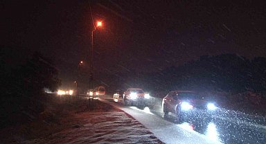 İstanbul'un Anadolu Yakası'nda kar yağışı