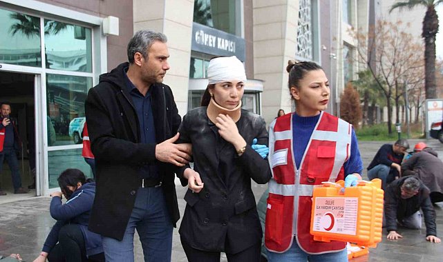 İzmir Bölge Adliye Mahkemesi'nde gerçeğini aratmayan tatbikat