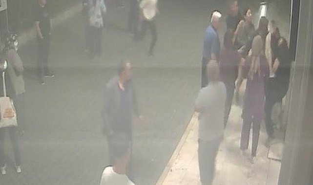 İzmir'de darbedilen doktorun saçları kopartılmıştı, o anların görüntüsü ortaya çıktı