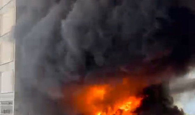 İzmir'de inşaat halindeki okulun bahçesinde yangın