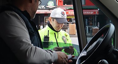 İzmir'de okul servislerine sıkı denetim: 38'i trafikten men edildi