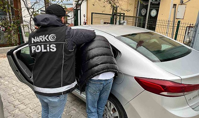 İzmir'de uyuşturucu operasyonu: 5 tutuklama