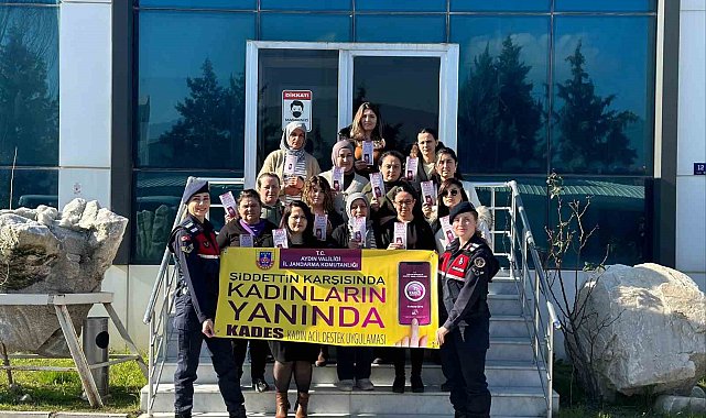 Jandarma fabrikadaki kadın çalışanları bilgilendirdi