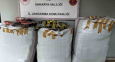 Jandarma, yol kontrolünde sahte 1 buçuk milyonluk takım forması ele geçirdi