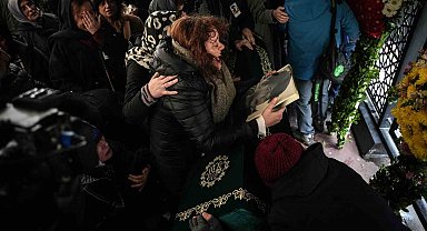 Kadıköy'de bıçaklanarak öldürülen İtalyan şefin oğlu son yolculuğuna uğurlandı