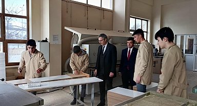 Kahraman Mesleki ve Teknik Anadolu Lisesinin atölye çalışmalarını takip etti