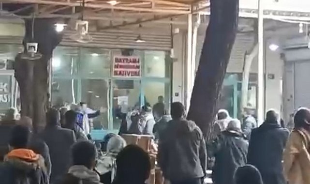 Kahvehanede kavga: Sandalye ve yumruklar havada uçuştu