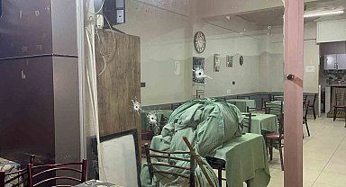 Kahvehaneye silahlı saldırı: Yaya olarak geldiler, ateş edip koşarak kaçtılar