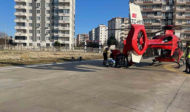 Kalp krizi geçiren hasta ambulans helikopterle hastaneye yetiştirildi
