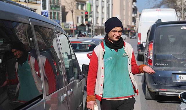 Kanaatkar dilenci, anlık yaşıyor