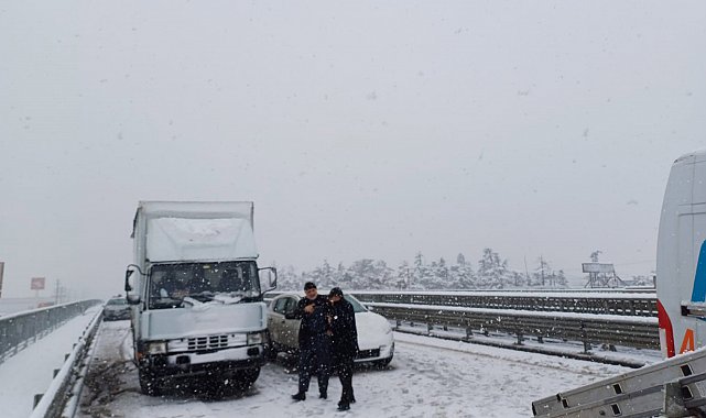 Kar yağışı D-100'de kazaları beraberinde getirdi