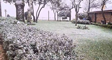 Kar yağışı Silivri'de etkisini gösterdi: Vatandaşlar park ve sokaklara inerek hatıra fotoğrafı çekildi