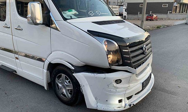 Karaman'da okul servisi ile otomobil çarpıştı: 1 yaralı