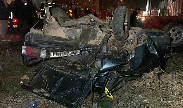 Karaman'da Tofaş otomobilin hurda yığınına döndüğü kazada 2 kişi yaralandı