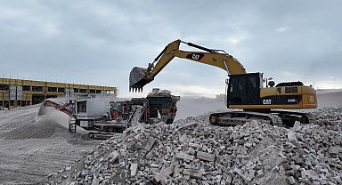 Karatay'da parke, bordür taşları ve beton atıkları geri dönüştürülüyor