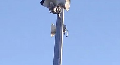 Karganın sesini duyanlar kulaklarına inanamadı: 'Allah' diye bağırıyor