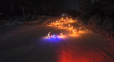 Kars'ta 14 Şubat'ta meşaleli kayak yaptılar