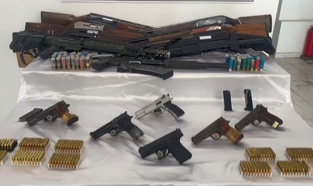 Kars'ta jandarmadan 30 adrese eşzamanlı operasyon