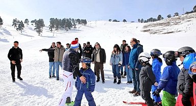 Kars'ta "Karın Yıldızları Sarıkamış'ta " Projesiyle kayak yapmayan çocuk kalmayacak