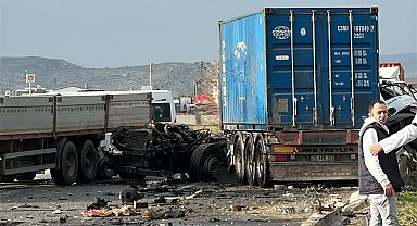 Karşı şeride geçen tır üç araca çarptı: 1 ölü, 1 yaralı